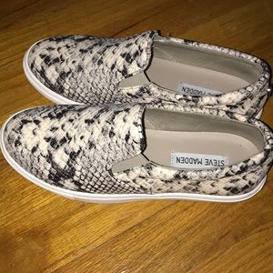 Steve Madden snake skin slide on shoes